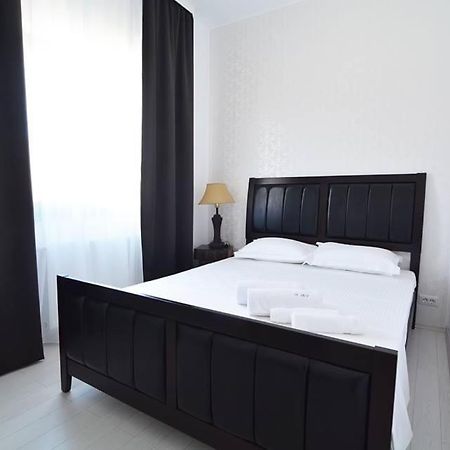 Imperia By Zev Apartments Неводарі Екстер'єр фото