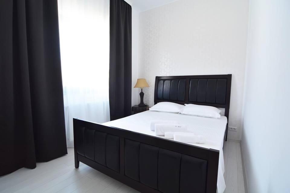 Imperia By Zev Apartments Неводарі Екстер'єр фото