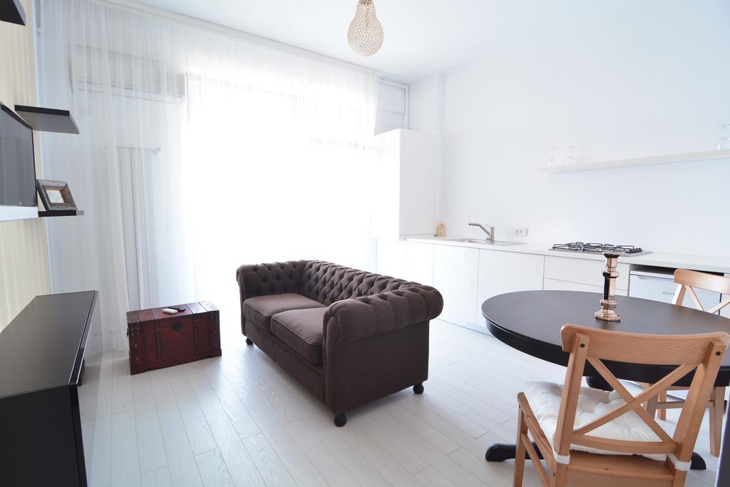 Imperia By Zev Apartments Неводарі Екстер'єр фото